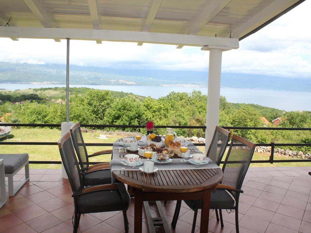 Holiday Home With Sea View Vrbnik Extérieur photo