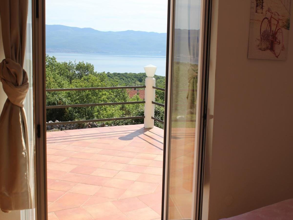 Holiday Home With Sea View Vrbnik Extérieur photo