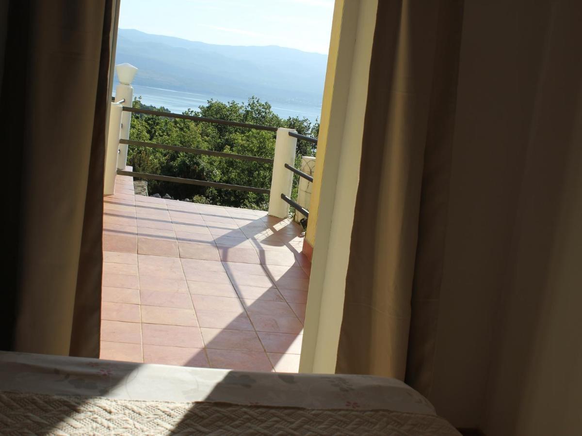 Holiday Home With Sea View Vrbnik Extérieur photo