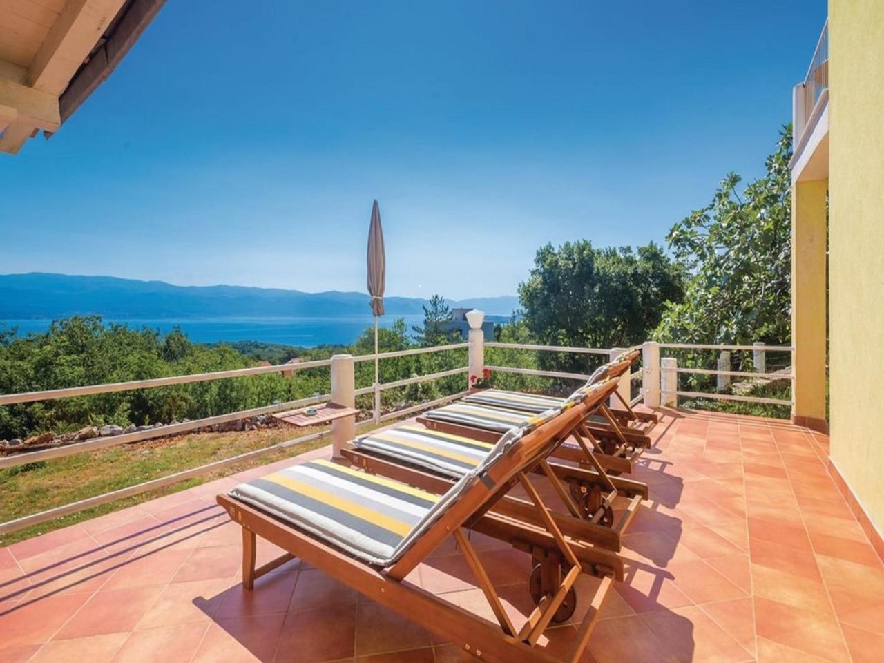 Holiday Home With Sea View Vrbnik Extérieur photo