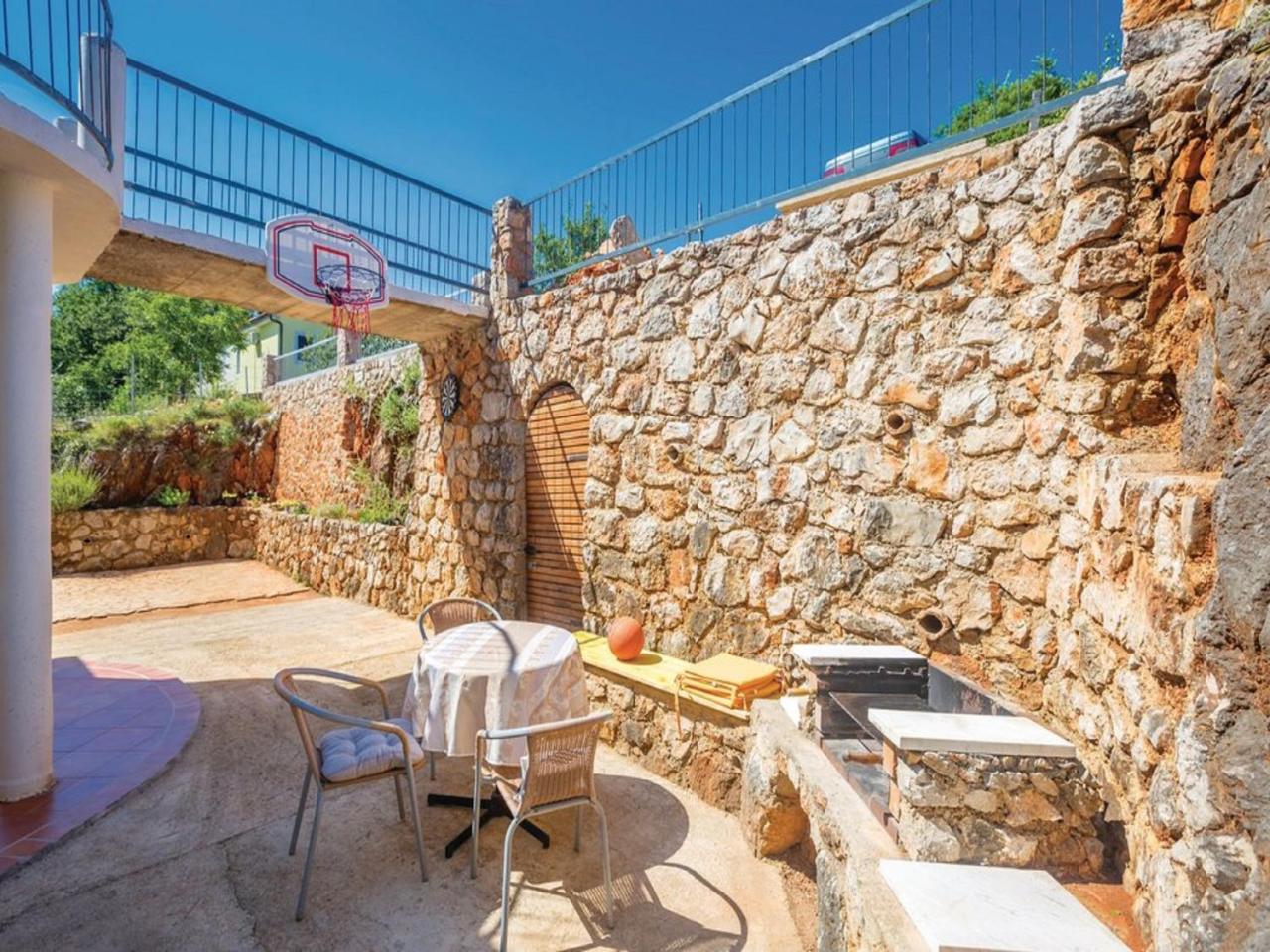 Holiday Home With Sea View Vrbnik Extérieur photo